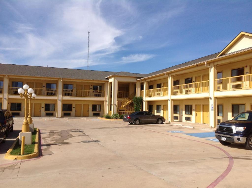 Budgetel Inn And Suites Hearne Esterno foto