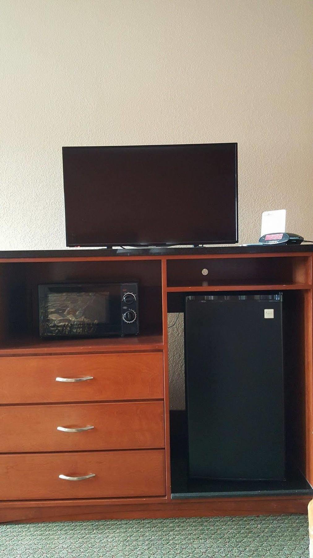 Budgetel Inn And Suites Hearne Esterno foto