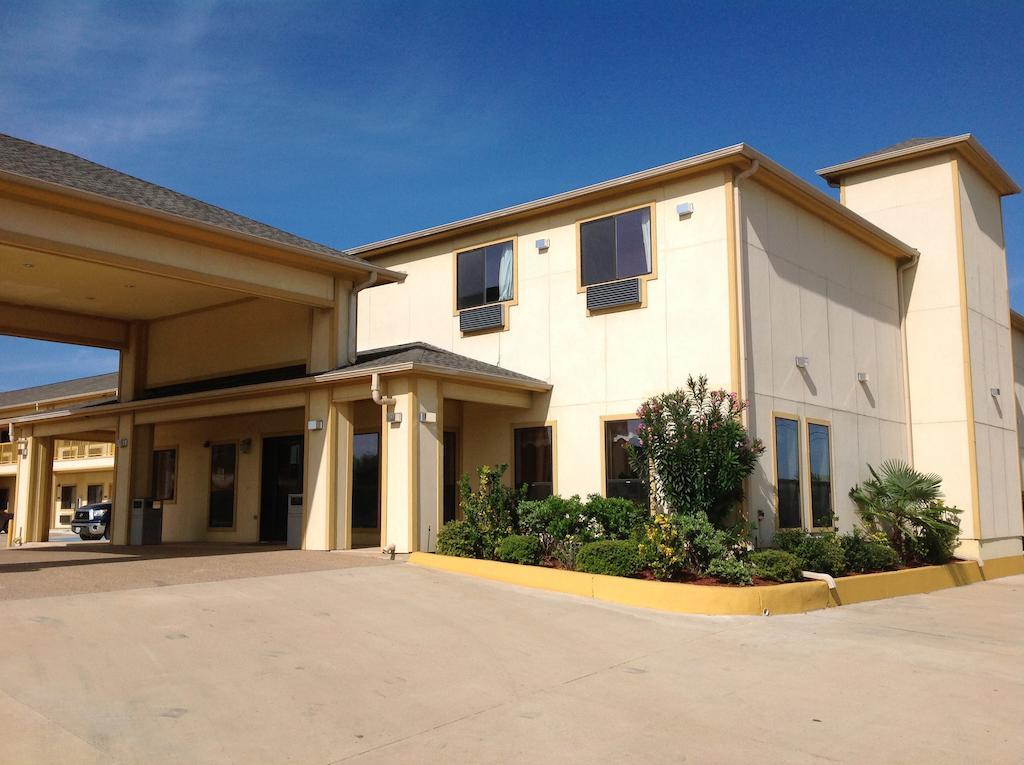 Budgetel Inn And Suites Hearne Esterno foto